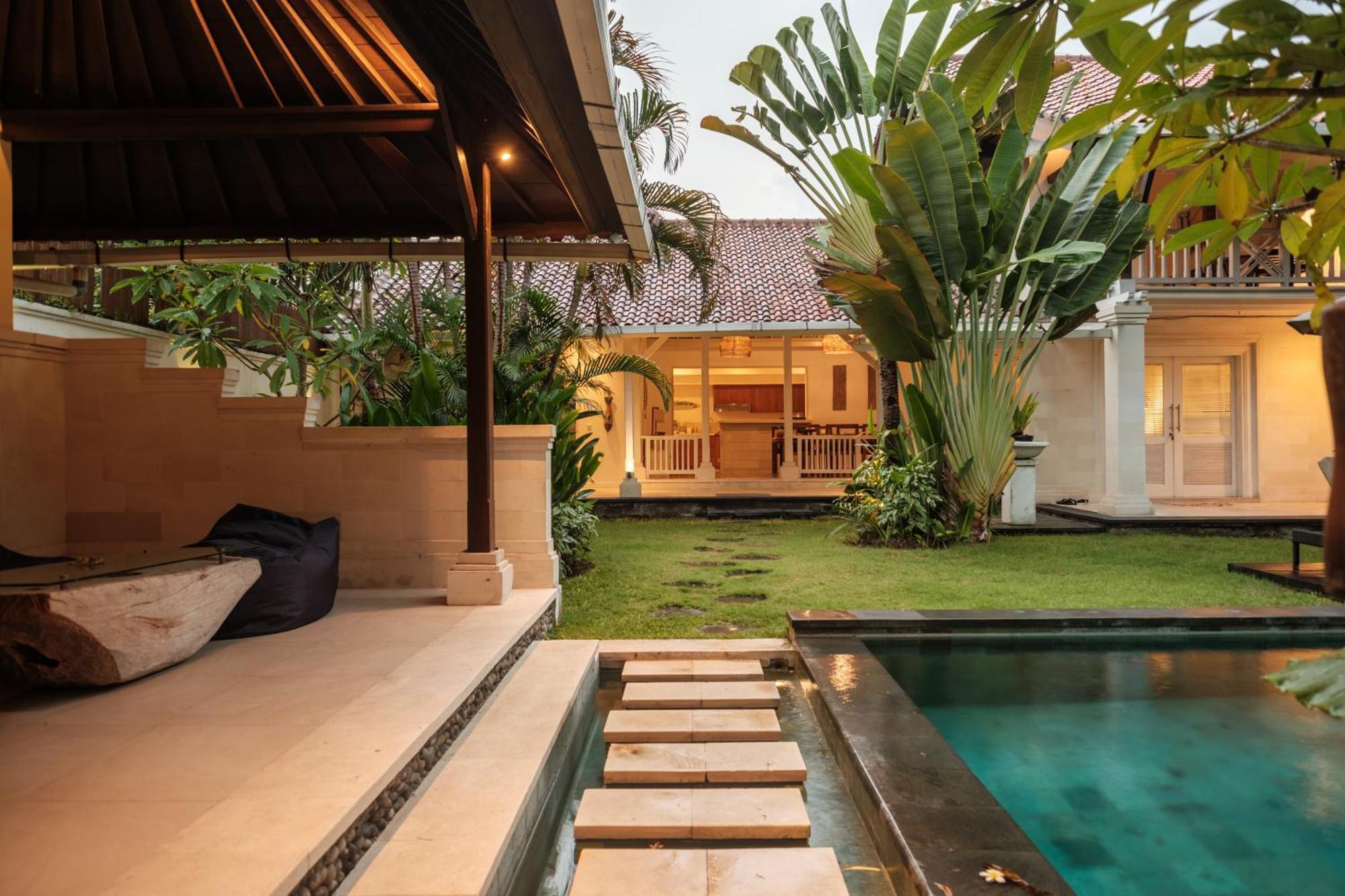 Uma Lima Villa Batu Belig - Close To The Beach Canggu Dış mekan fotoğraf